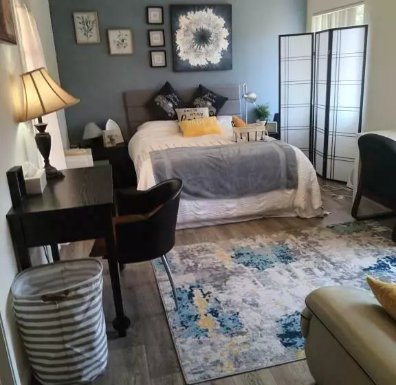 Aamiaismajoitus (B&B) Levander Cozy Home