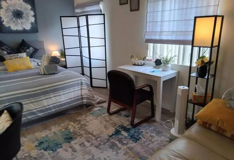 Aamiaismajoitus (B&B) Levander Cozy Home