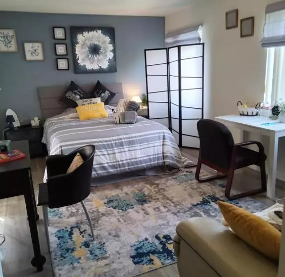 Aamiaismajoitus (B&B) Levander Cozy Home