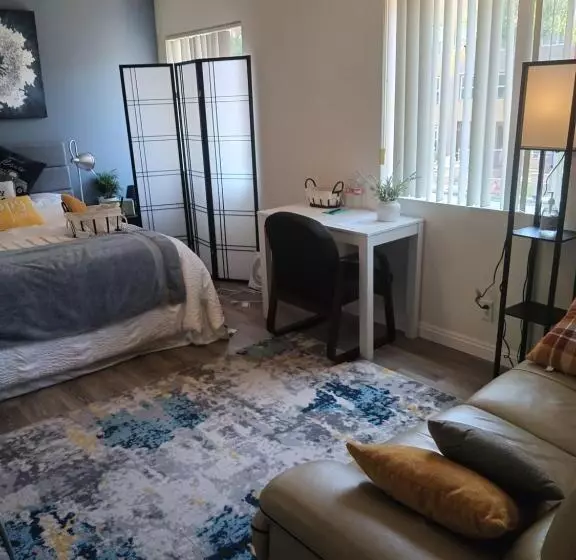Aamiaismajoitus (B&B) Levander Cozy Home