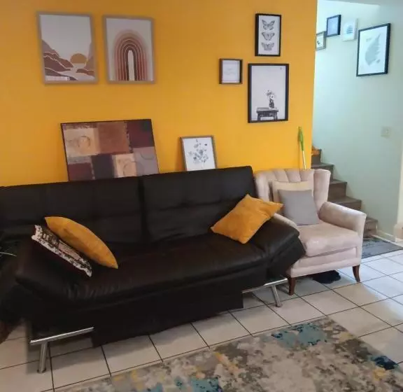 Aamiaismajoitus (B&B) Levander Cozy Home