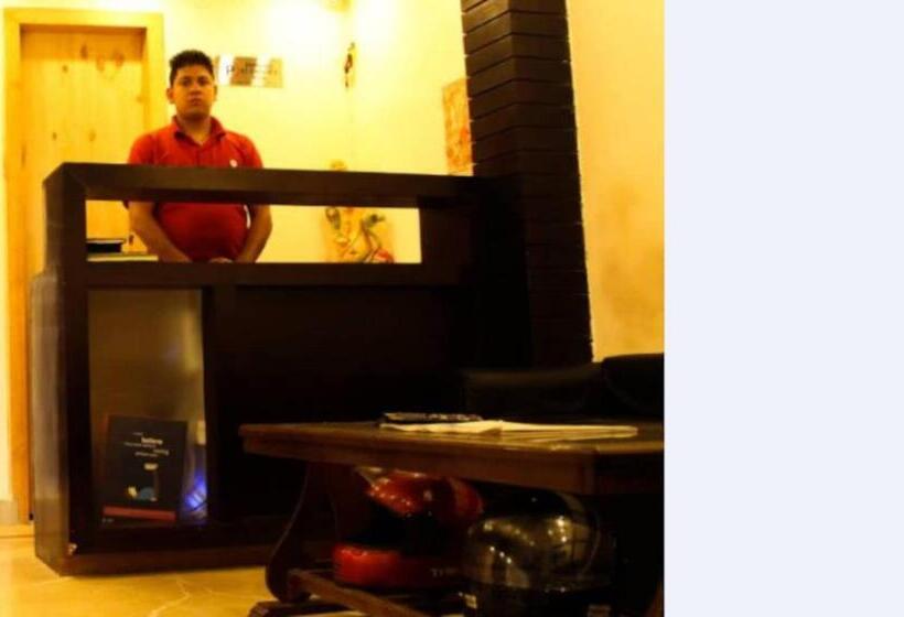 Hotel Flatties Mall Road Nainital Near Lake View Point