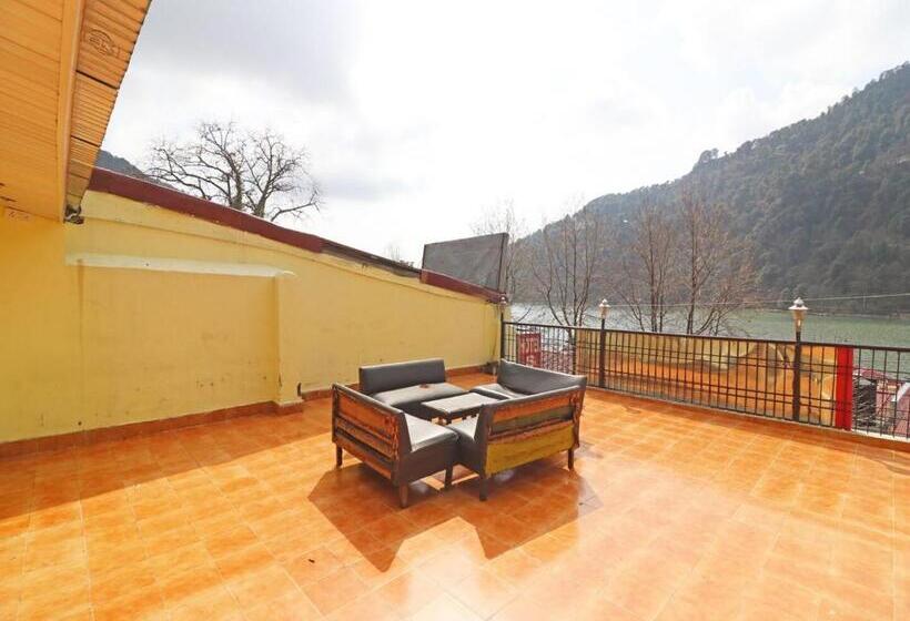 Hotel Flatties Mall Road Nainital Near Lake View Point