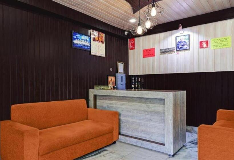 Hotel Flatties Mall Road Nainital Near Lake View Point