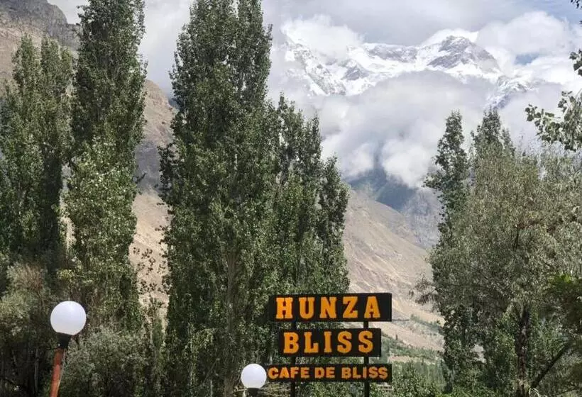 هتل Hunza Bliss