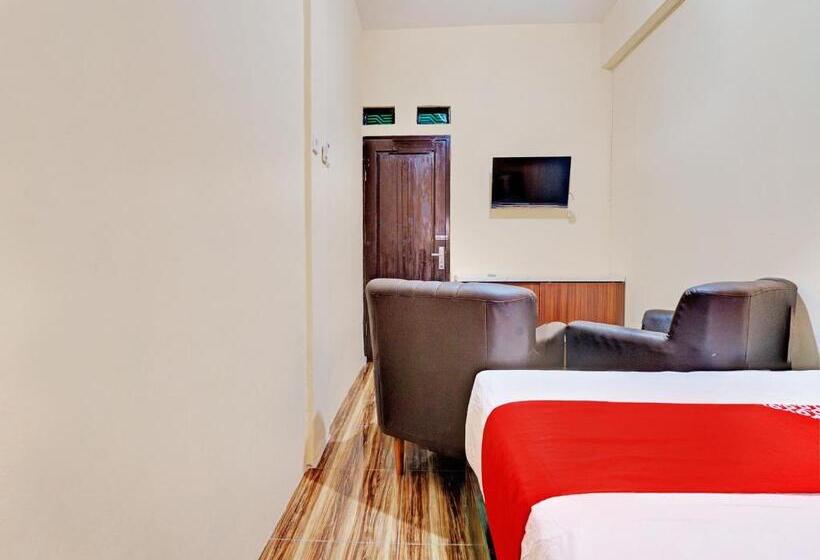 Hotelli Oyo 92871 Ciparay Residence