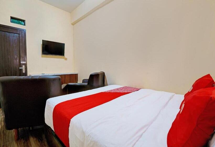 Hotelli Oyo 92871 Ciparay Residence