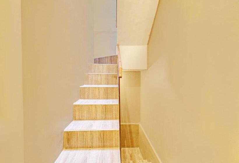 Hotelli Oyo 92871 Ciparay Residence