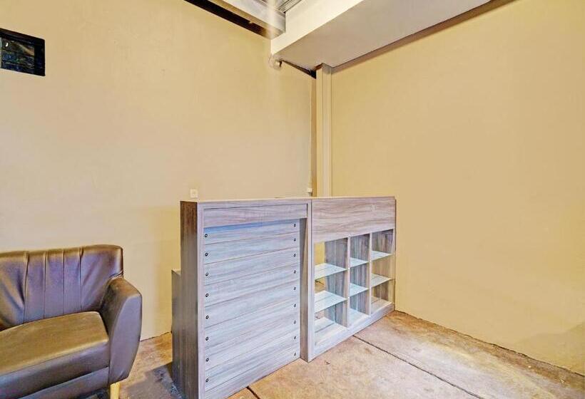 Hotelli Oyo 92871 Ciparay Residence