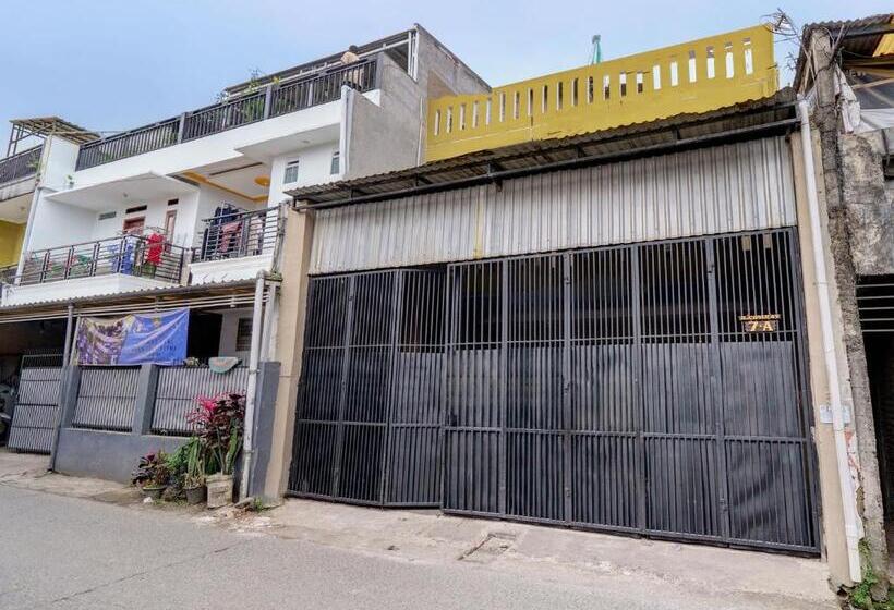 Hotelli Oyo 92871 Ciparay Residence