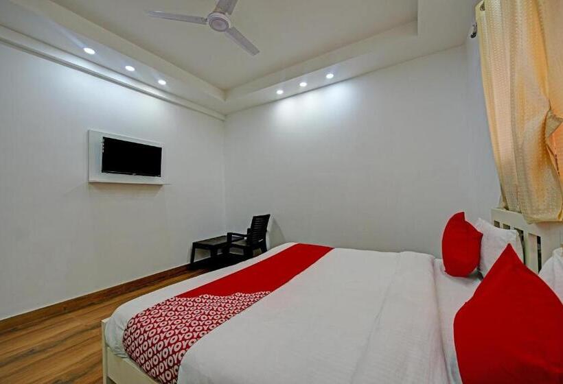 호텔 Oyo Flagship Royal Residency