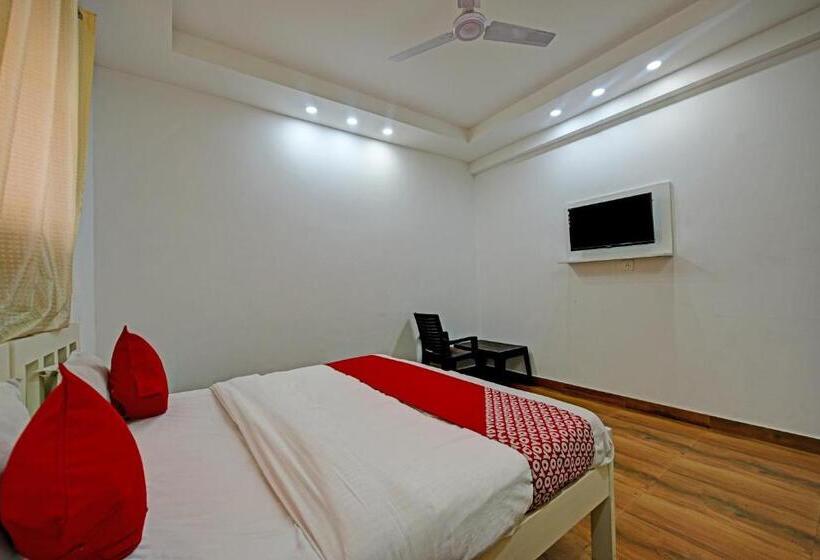 호텔 Oyo Flagship Royal Residency