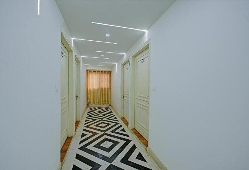 호텔 Oyo Flagship Royal Residency