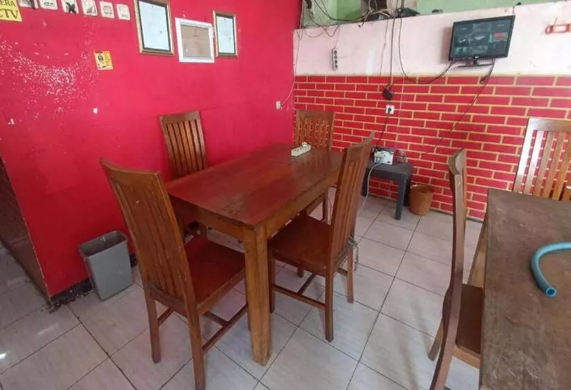 Oyo 92877 Hotel Rainbow 7296