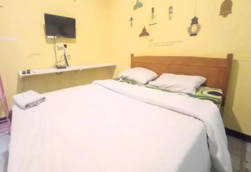 Oyo 92877 Hotel Rainbow 7296