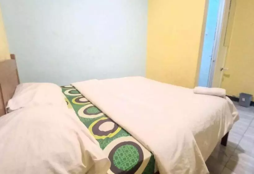 Oyo 92877 Hotel Rainbow 7296
