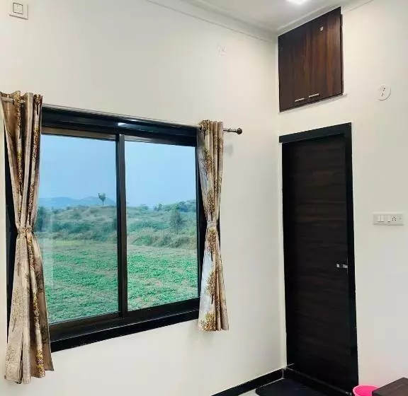 Majatalo Govardhan Villas Farm Stay
