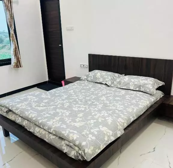 Majatalo Govardhan Villas Farm Stay