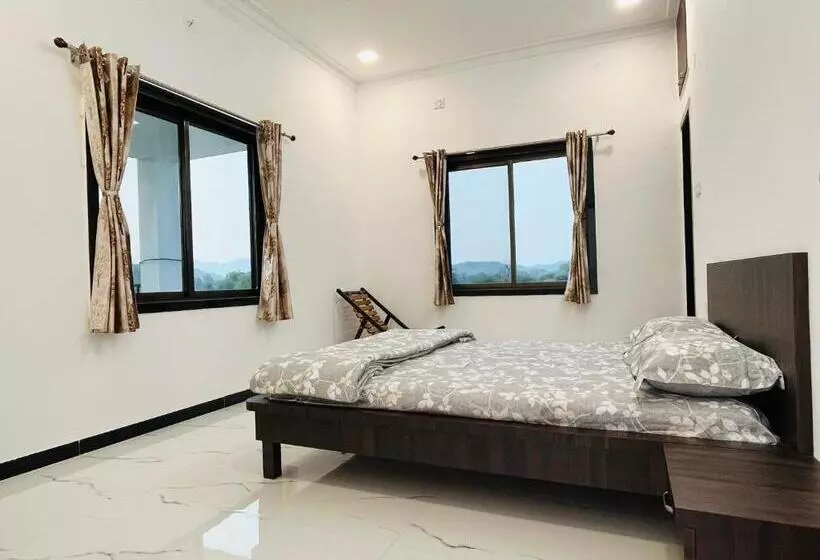 Majatalo Govardhan Villas Farm Stay