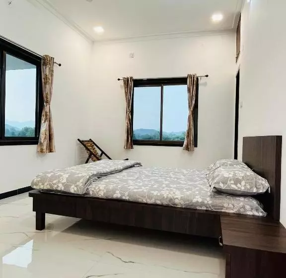 Majatalo Govardhan Villas Farm Stay