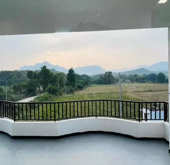 Majatalo Govardhan Villas Farm Stay