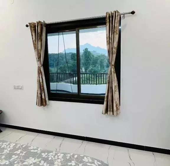 Majatalo Govardhan Villas Farm Stay