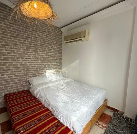 هاستل Sunrise Auberge Surf