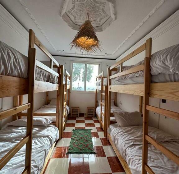 هاستل Sunrise Auberge Surf