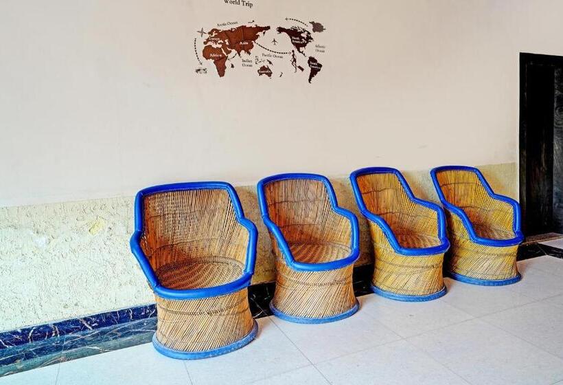 Hotel Flagship Real Out Of The Blue