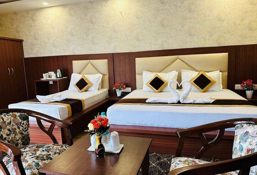 호텔 Him Holiday Ventures