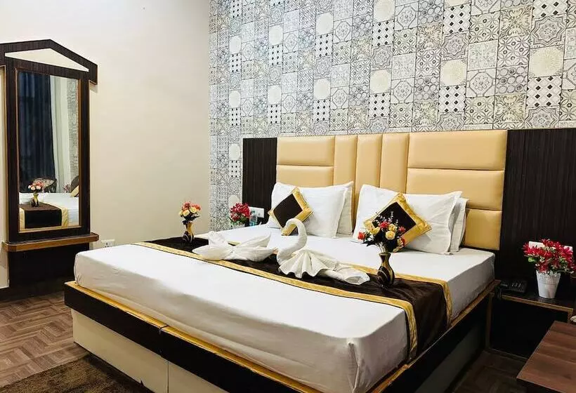 Hotelli Him Holiday Ventures