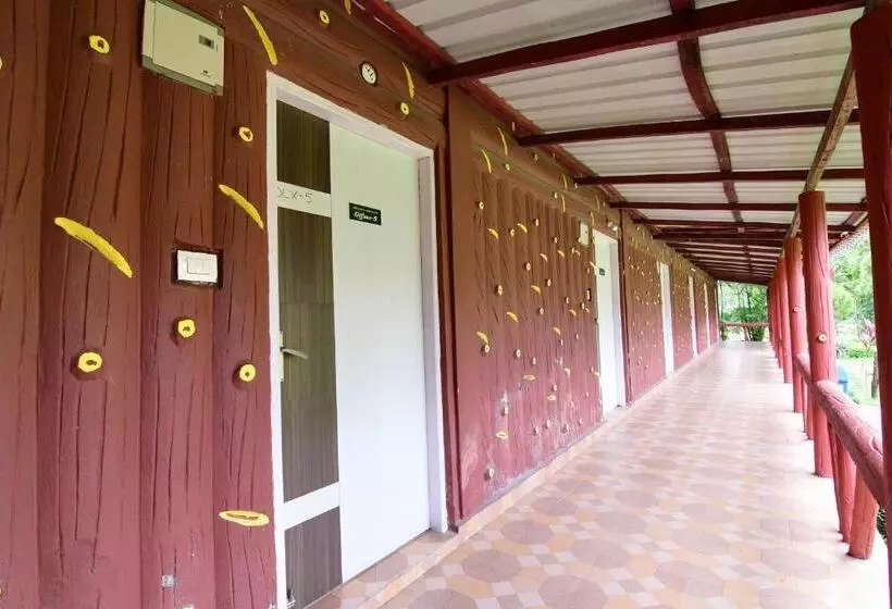 Hotelli Townhouse Oak Gorumara Jungle Resort