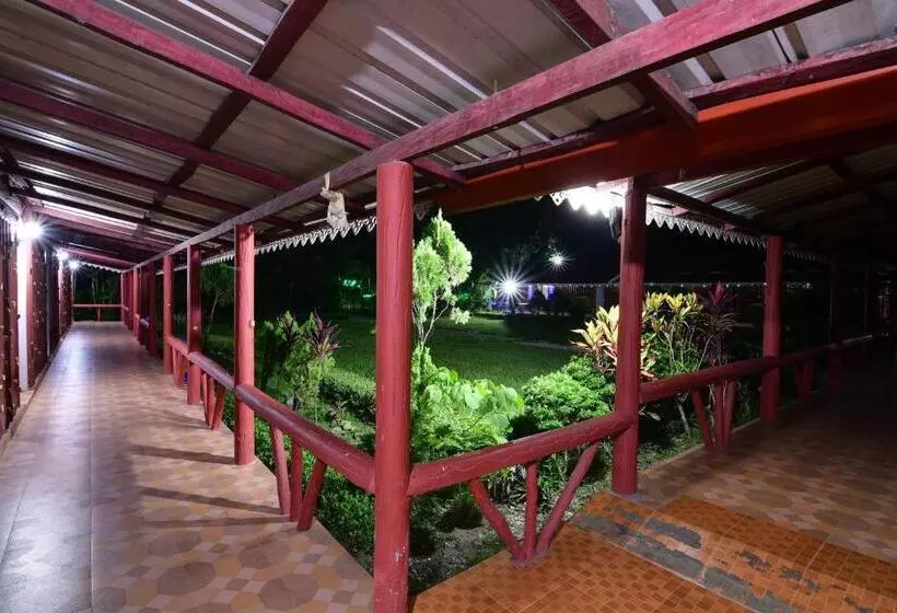 Hotelli Townhouse Oak Gorumara Jungle Resort