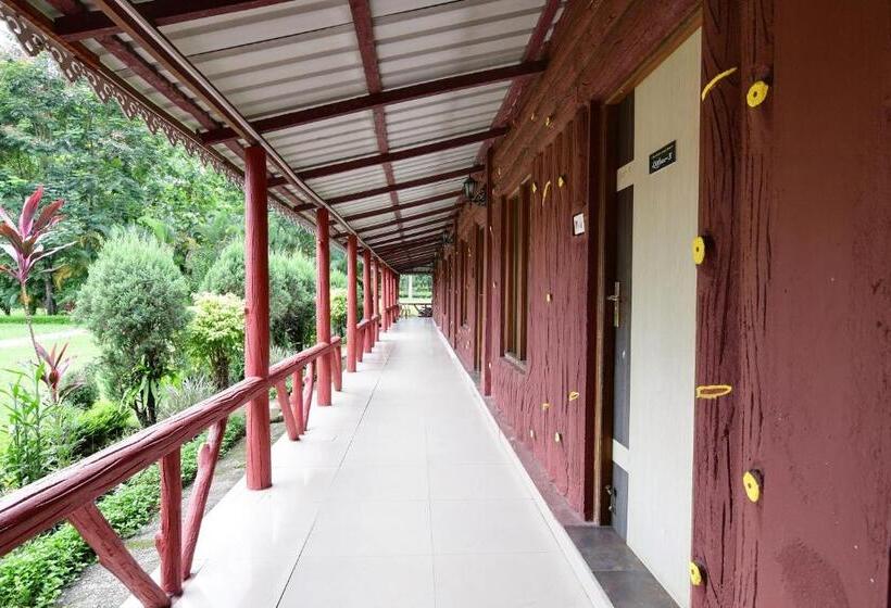 Hotel Townhouse Oak Gorumara Jungle Resort