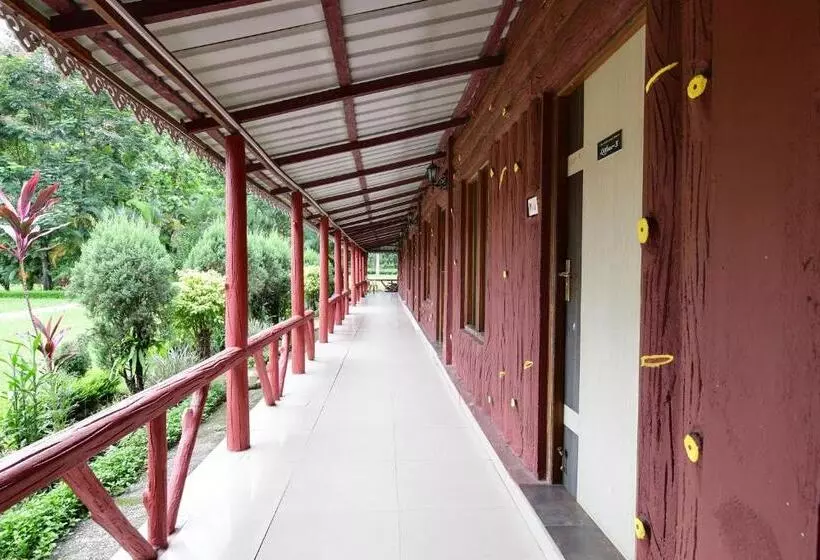 Hotelli Townhouse Oak Gorumara Jungle Resort