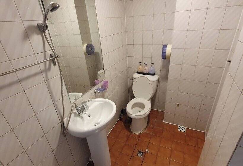 Pensiune Seven Hostel