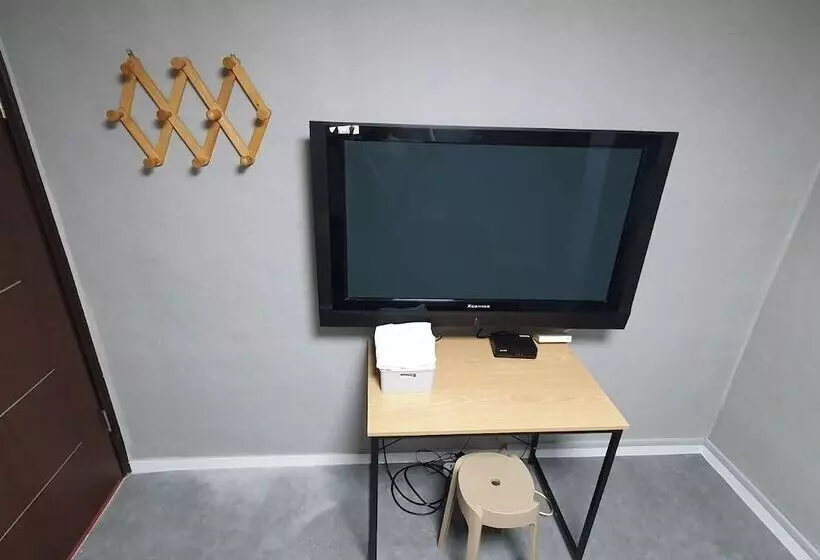 پانسیون Seven Hostel
