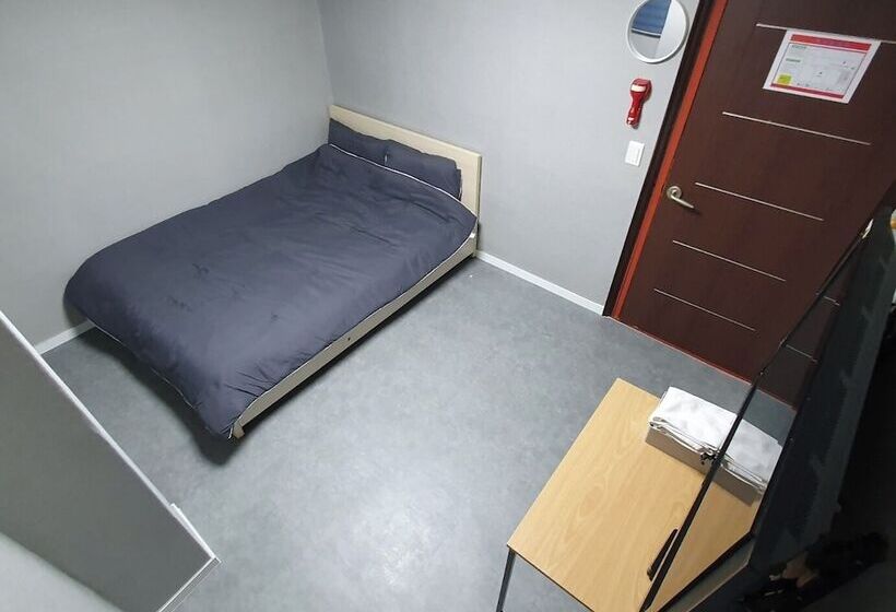 Pensiune Seven Hostel