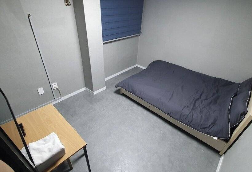 Pensiune Seven Hostel