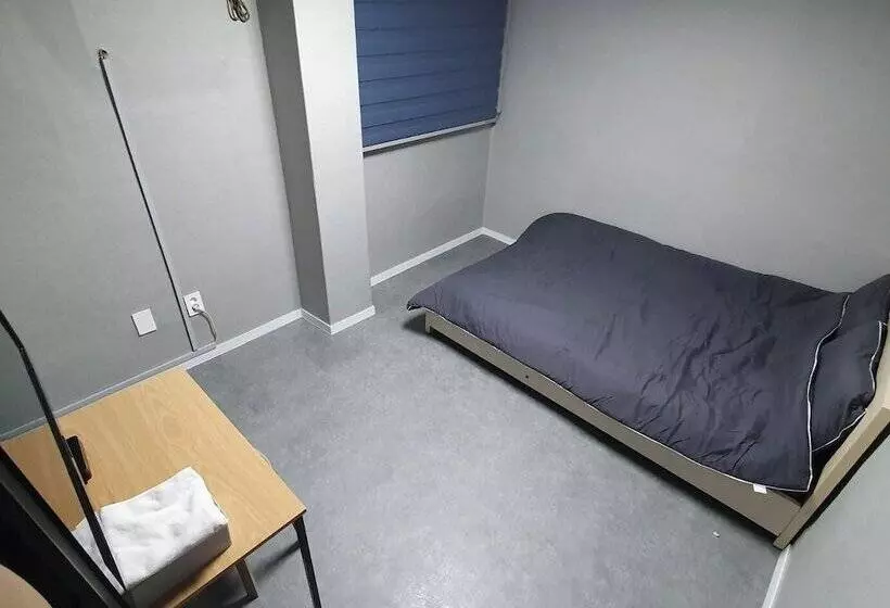 پانسیون Seven Hostel