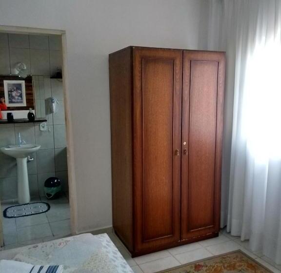 Bed & Breakfast Pousada Casa Jardim