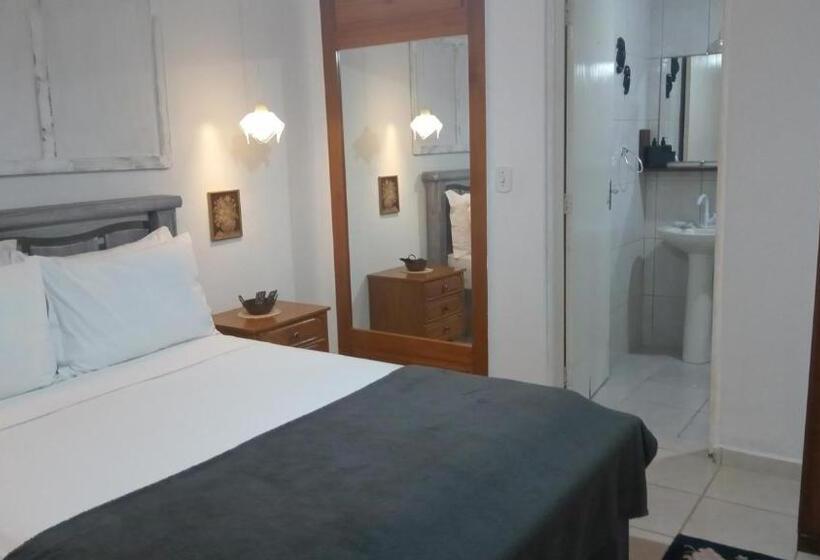 Bed & Breakfast Pousada Casa Jardim