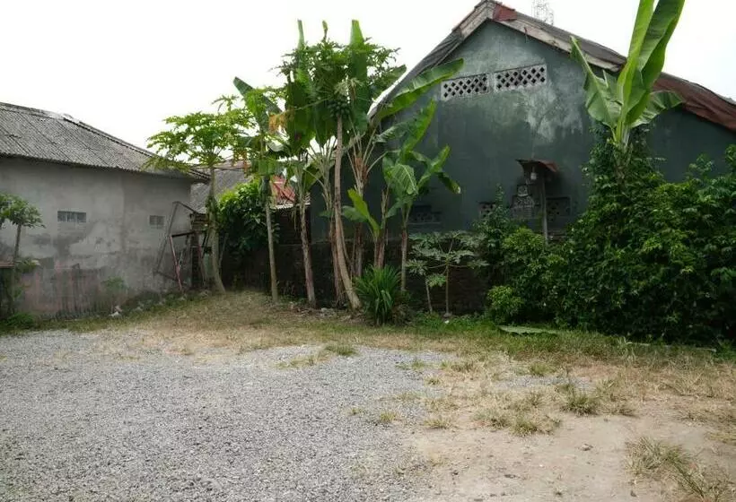 Hotel Oyo 92831 Penginapan Raja