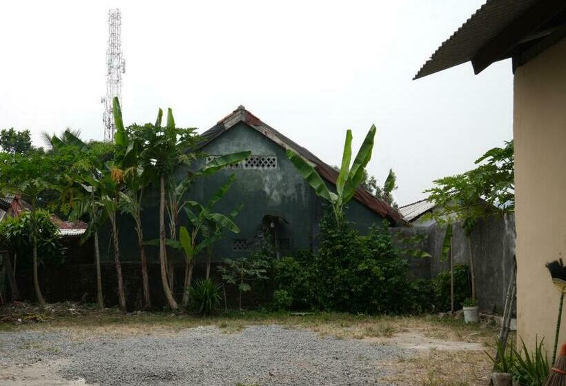 Otel Oyo 92831 Penginapan Raja