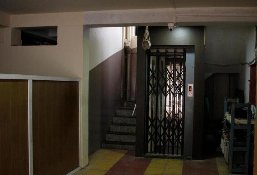 Hotel Shree Radha Govind Bhakt Niwas