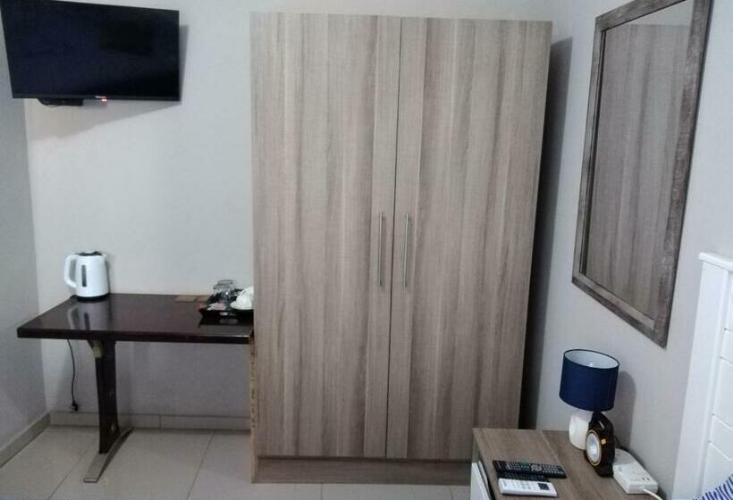 پانسیون Chobe Blue Guest Inn