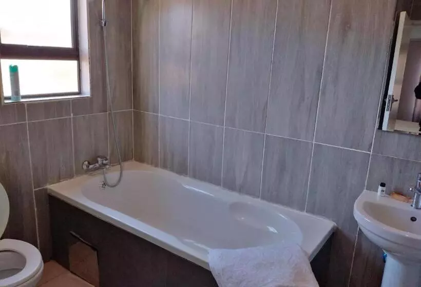 پانسیون Chobe Blue Guest Inn