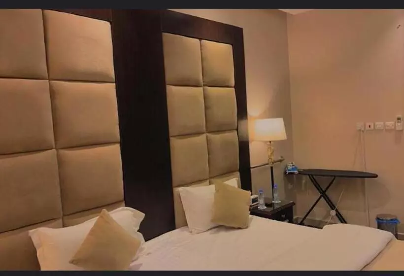 بسمات الشرق 1