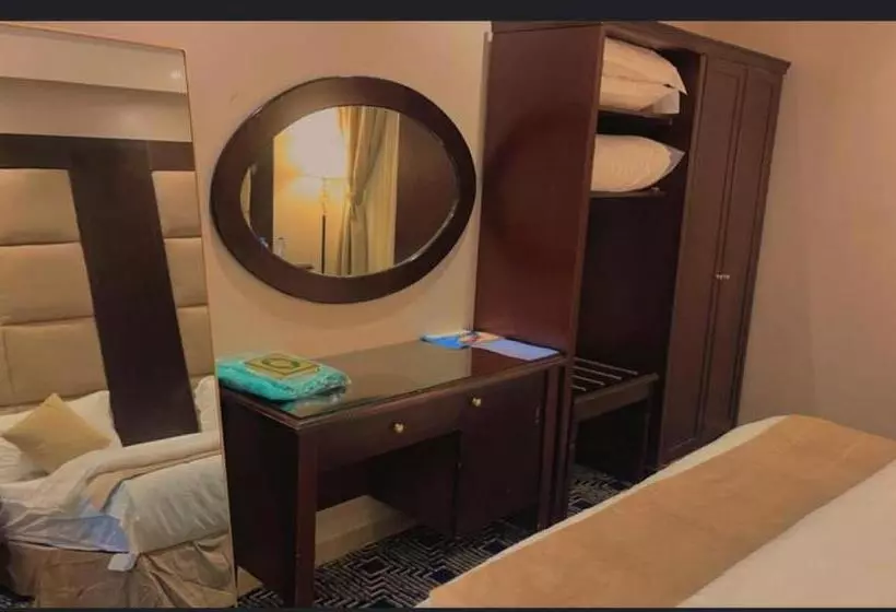 بسمات الشرق 1