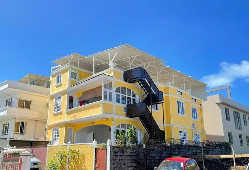 تختخواب و صبحانه Villa De La Playa